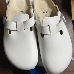 Birkenstock closed toe size 40 white , new with box